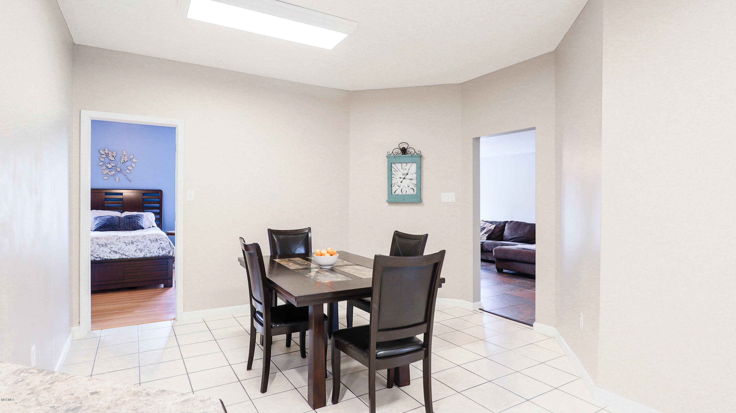 8904 Spring Avenue Ocean Springs, MS 39564 - Photo 8 of 28 image0 (3)