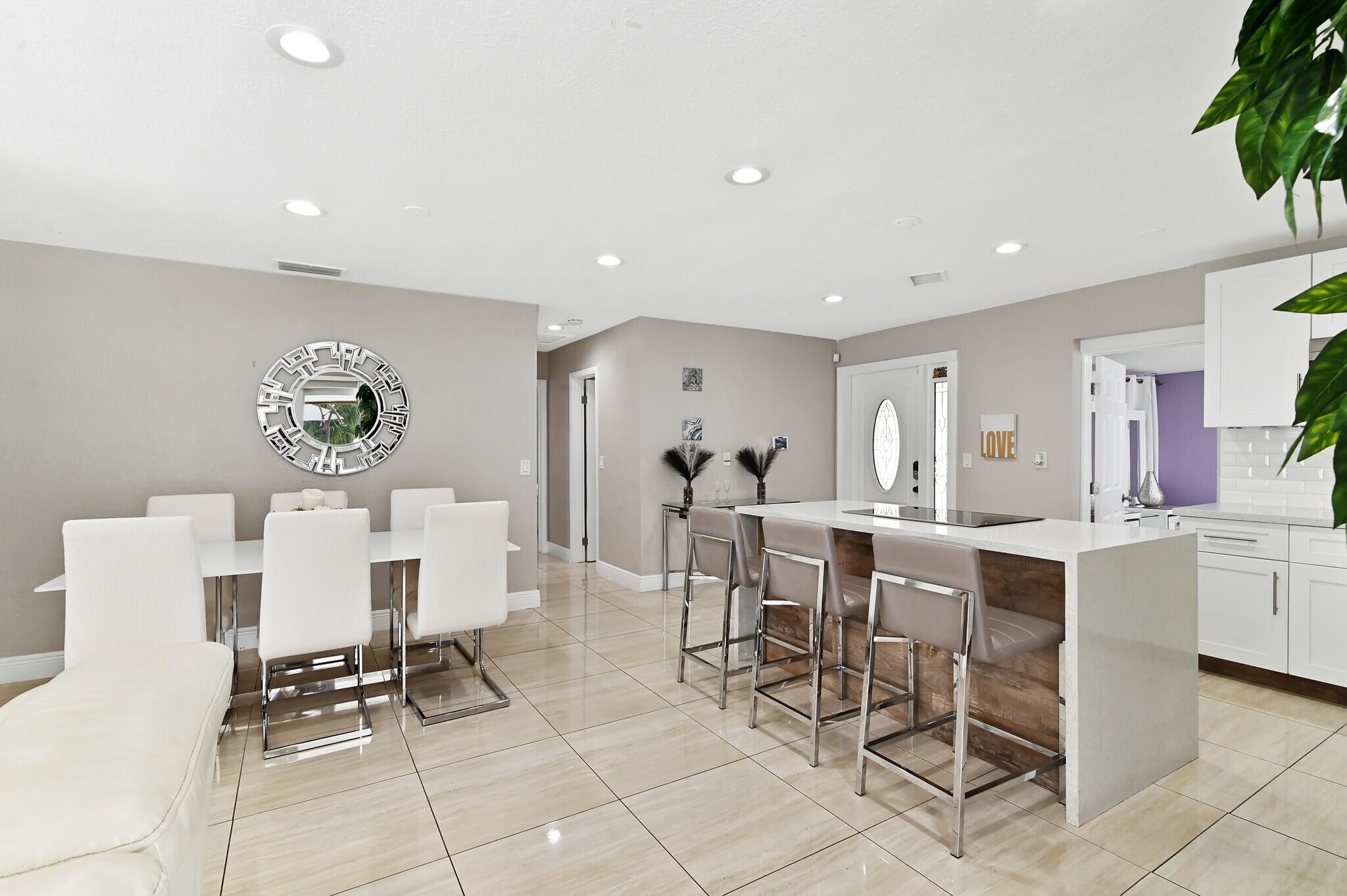 124 Davis Road Palm Springs, FL 33461 - Photo 13 of 44 00014 - 124 Davis Rd