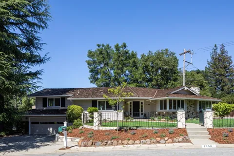 $3,985,000 | 1250 Montclaire Way, Los Altos, CA 94024
