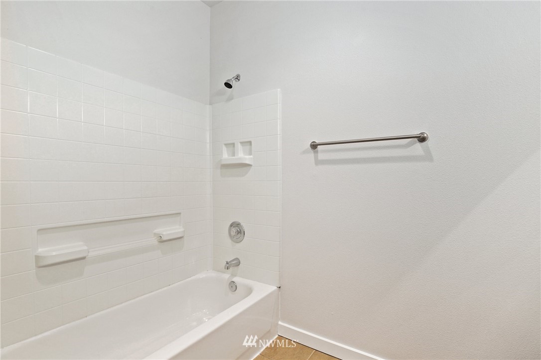 18930 Bothell Everett Highway, Unit V102 Bothell, WA 98012 - Photo 19 of 28