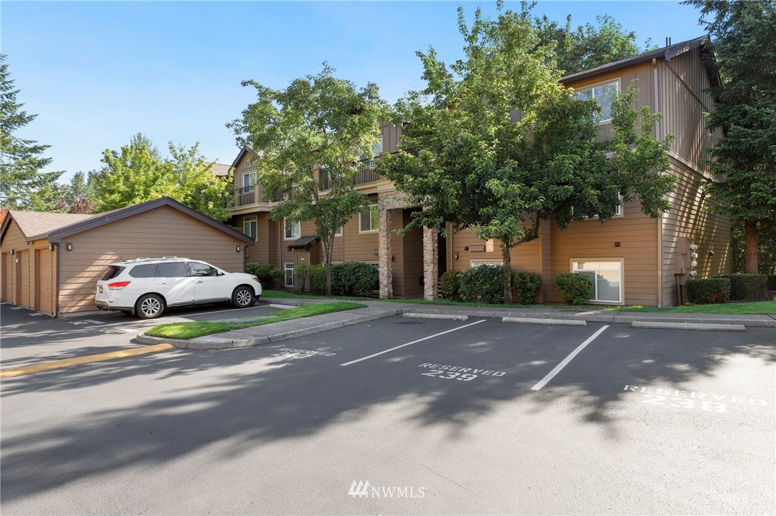 18930 Bothell Everett Highway, Unit V102 Bothell, WA 98012 - Photo 23 of 28