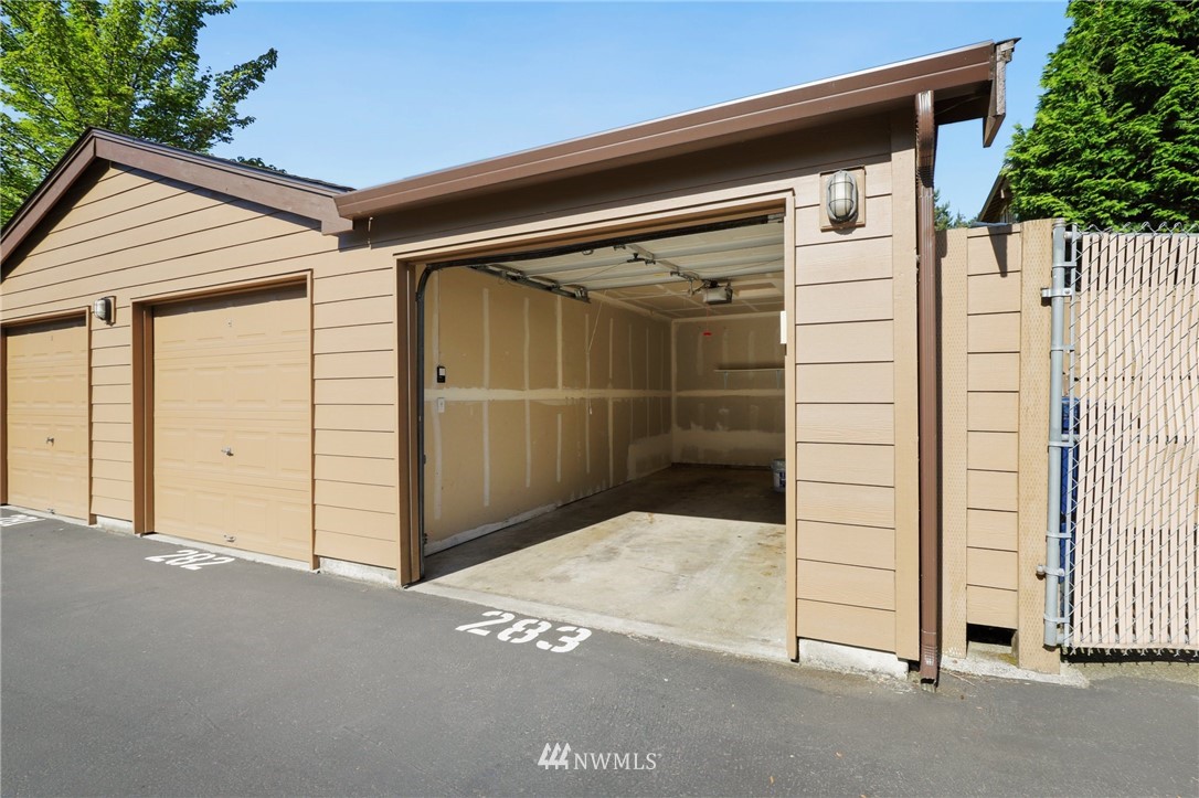 18930 Bothell Everett Highway, Unit V102 Bothell, WA 98012 - Photo 24 of 28