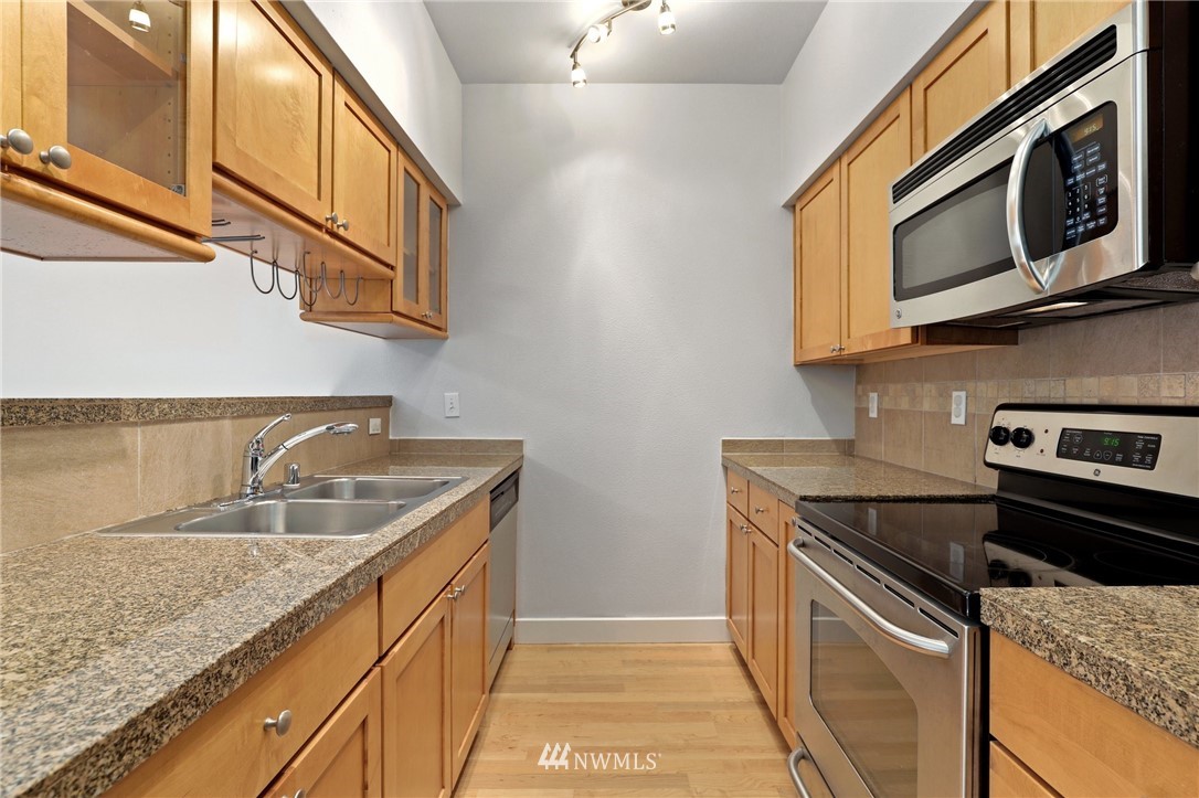 18930 Bothell Everett Highway, Unit V102 Bothell, WA 98012 - Photo 5 of 28