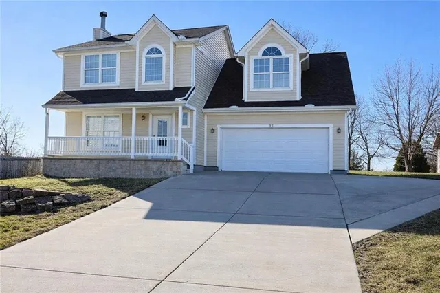 $330,000 | 900 Southwest Shorthorn Drive, Grain Valley, MO 64029