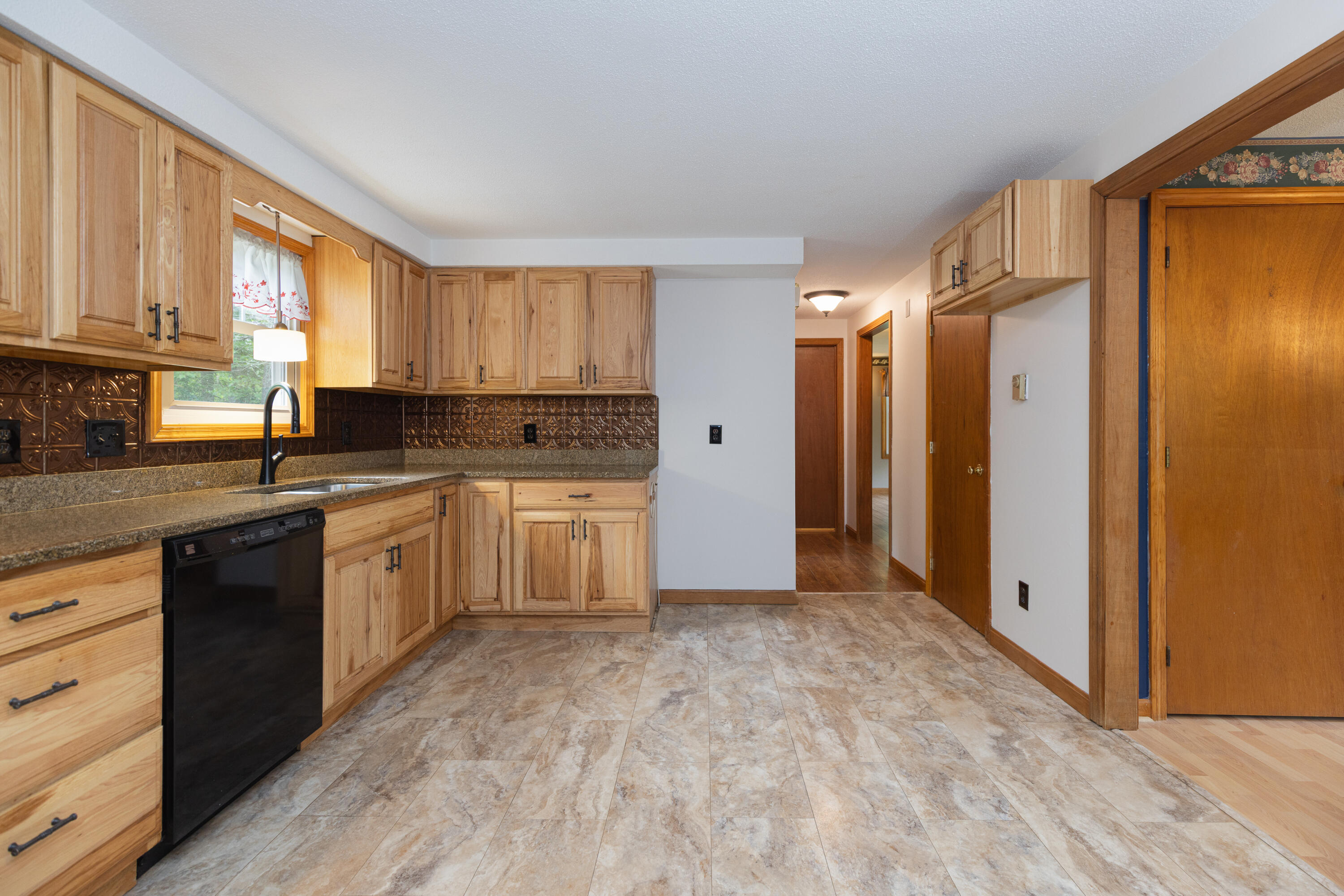 121 Glenwood Road Wells, ME 04090 - Photo 2 of 30 _H7A2183