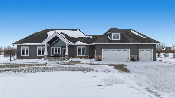 $749,900 | 7179 37th Street North, Moorhead, MN 56560