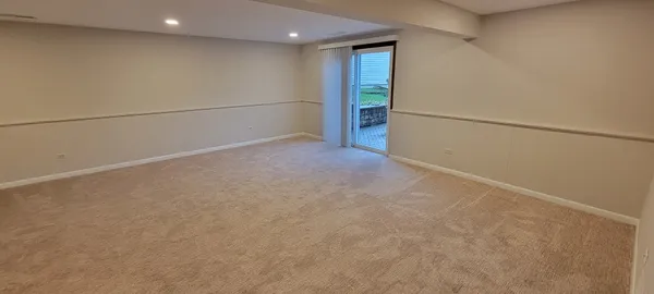 $3,250 | 608 Trent Lane, Schaumburg, IL 60193