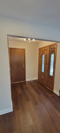 $3,250 | 608 Trent Lane, Schaumburg, IL 60193