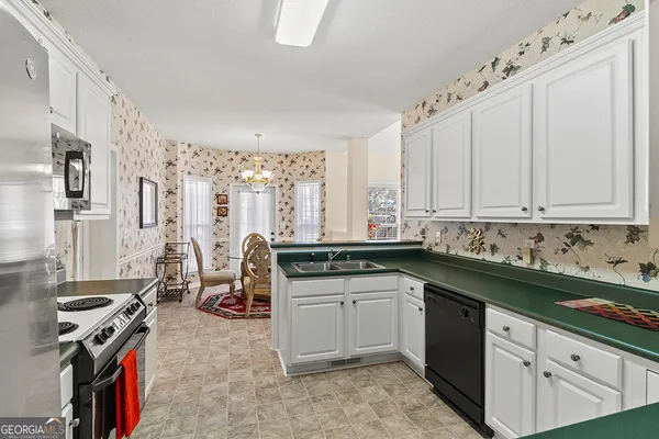 $2,400 | 643 Millrun Court, Macon, GA 31210