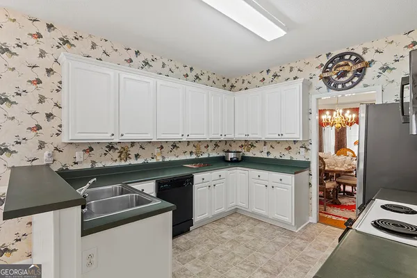 $2,400 | 643 Millrun Court, Macon, GA 31210