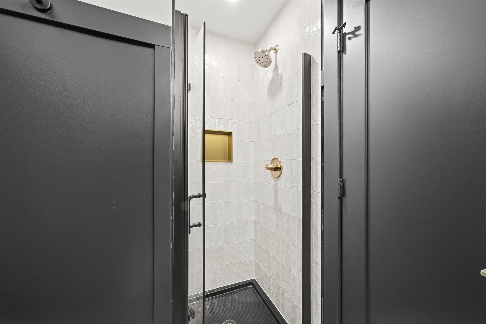 7725 Sawyer Road Darien, IL 60561 - Photo 12 of 35