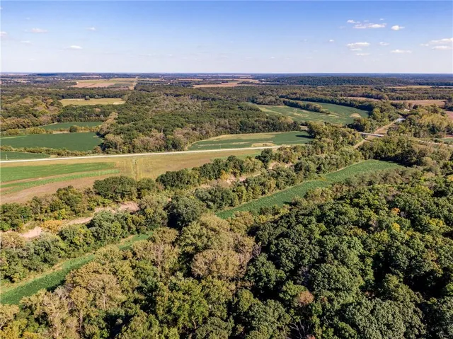 $175,000 | 17375 Queens Road, Lacygne, KS 66040