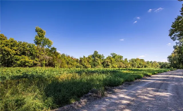 $175,000 | 17375 Queens Road, Lacygne, KS 66040