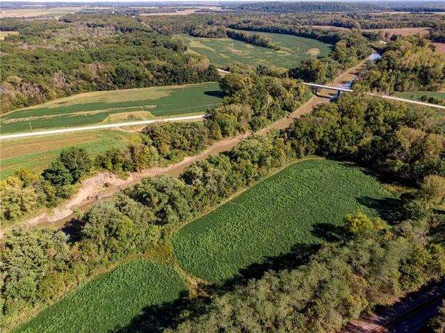 $175,000 | 17375 Queens Road, Lacygne, KS 66040