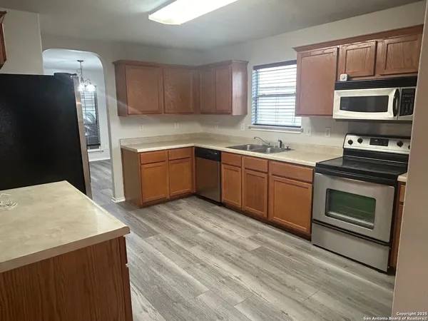 $1,595 | 307 Lucille, Converse, TX 78109