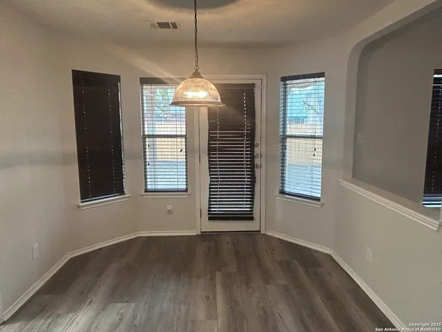 $1,895 | 307 Lucille, Converse, TX 78109