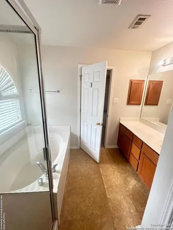 $1,595 | 307 Lucille, Converse, TX 78109