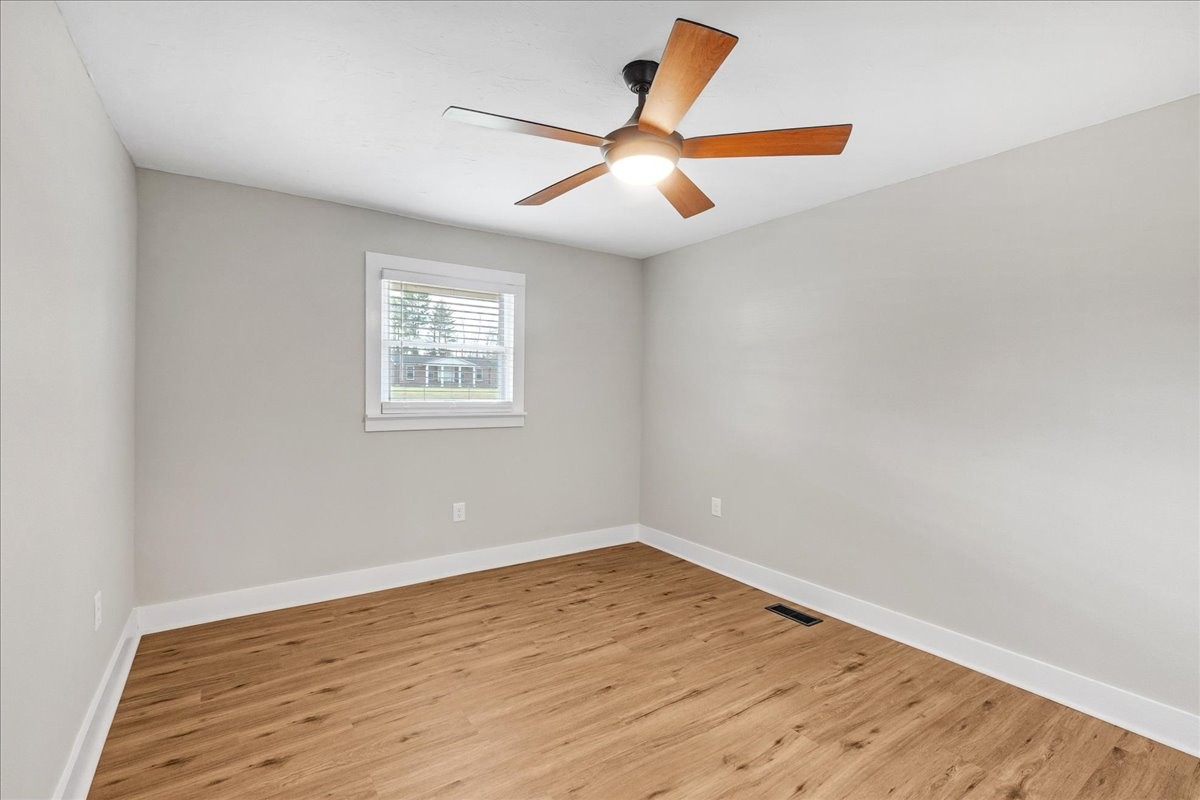 838 Pete Sain Road Manchester, TN 37355 - Photo 23 of 34 Bedroom 3