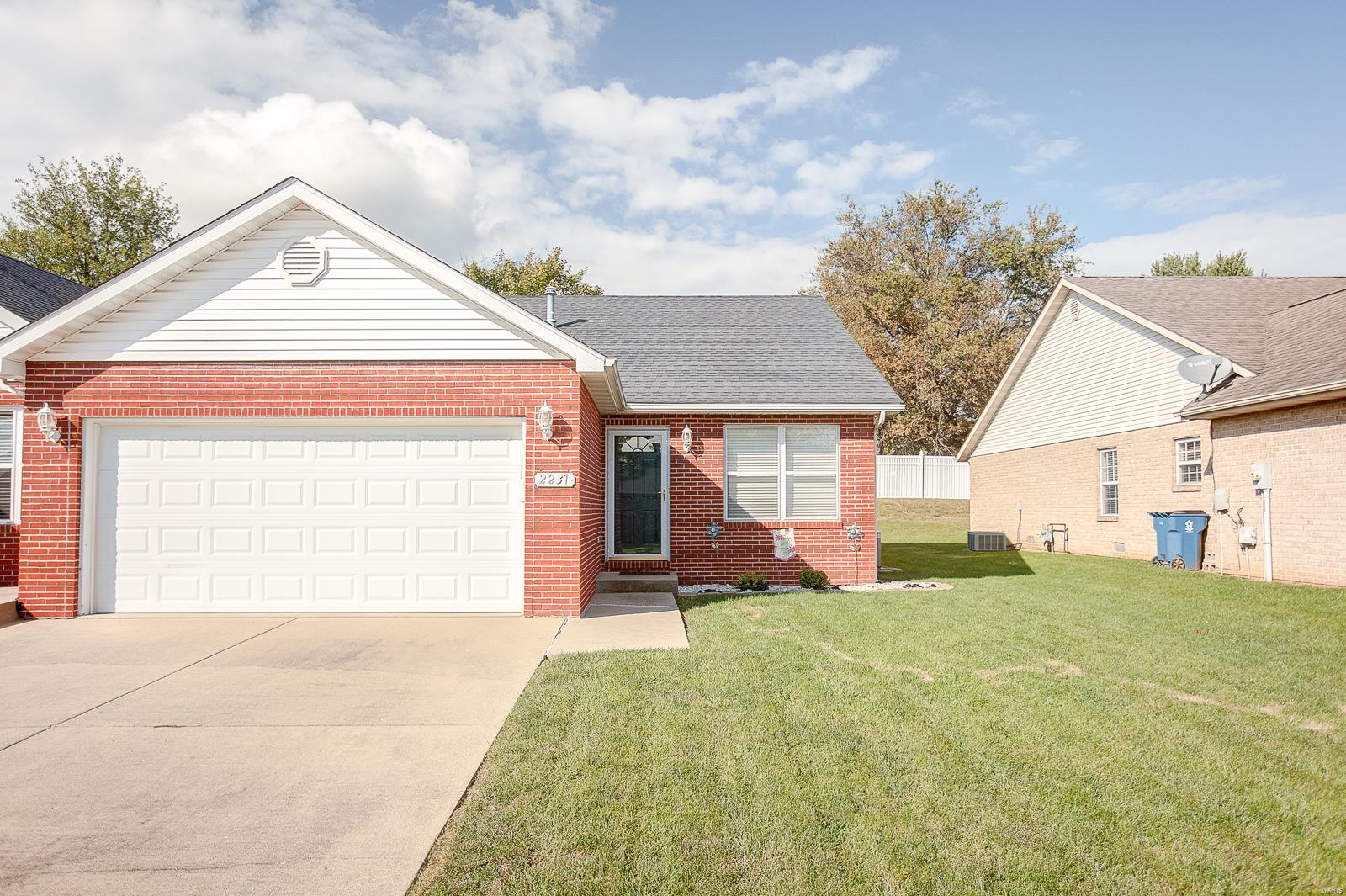 2237 Glenfield Drive Belleville, IL 62221 - Photo 2 of 25