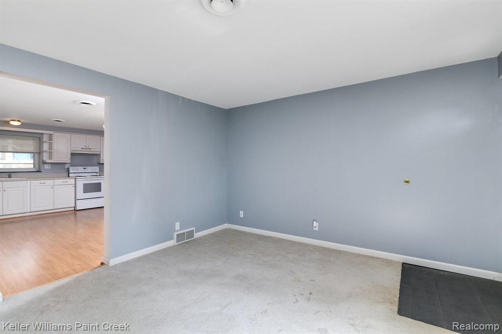 308 North Rochester Road, Unit 4 Clawson, MI 48017 - Photo 8 of 11