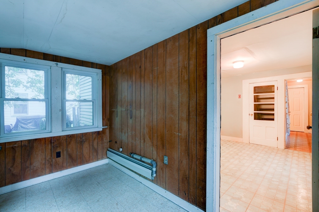 31 Webster Street Winchendon, MA 01475 - Photo 11 of 34