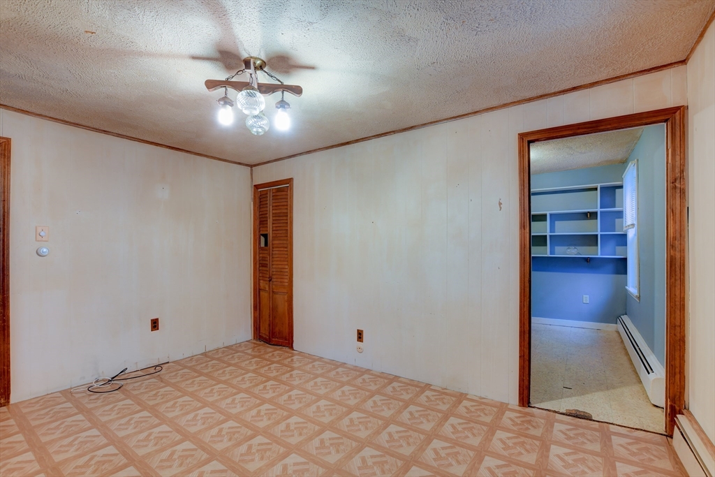 31 Webster Street Winchendon, MA 01475 - Photo 17 of 34