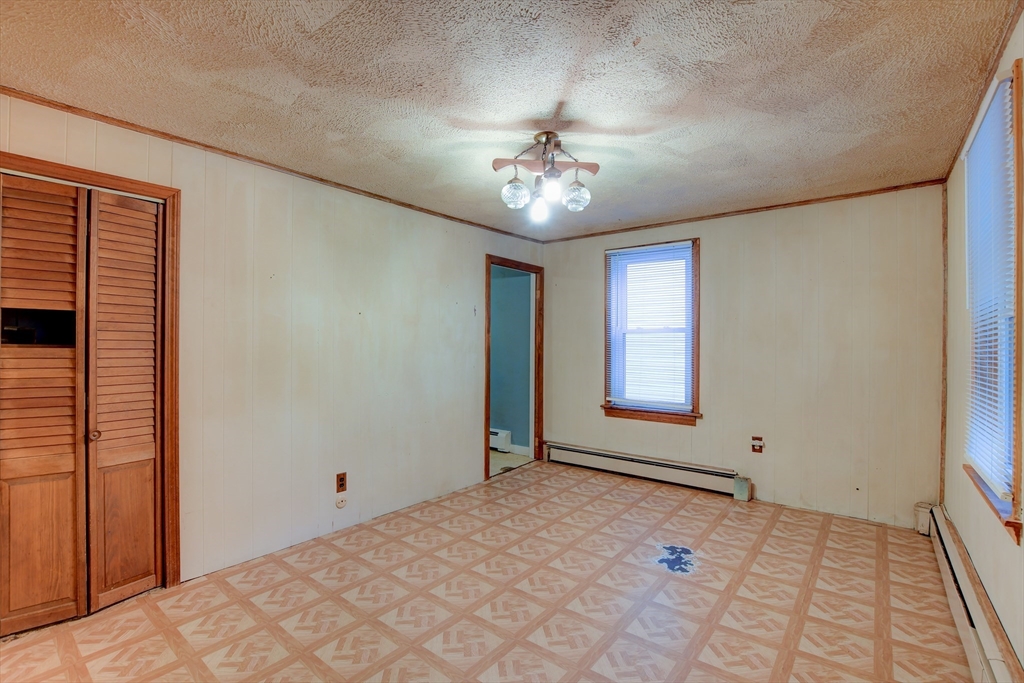 31 Webster Street Winchendon, MA 01475 - Photo 18 of 34
