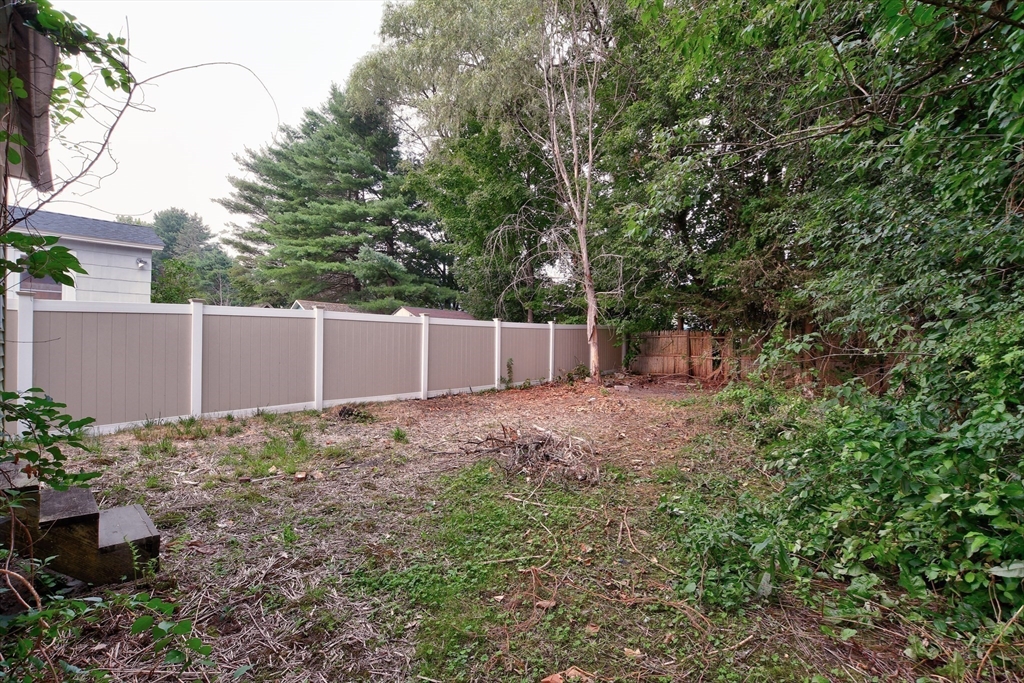 31 Webster Street Winchendon, MA 01475 - Photo 2 of 34