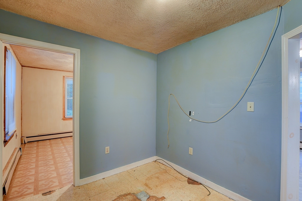 31 Webster Street Winchendon, MA 01475 - Photo 23 of 34