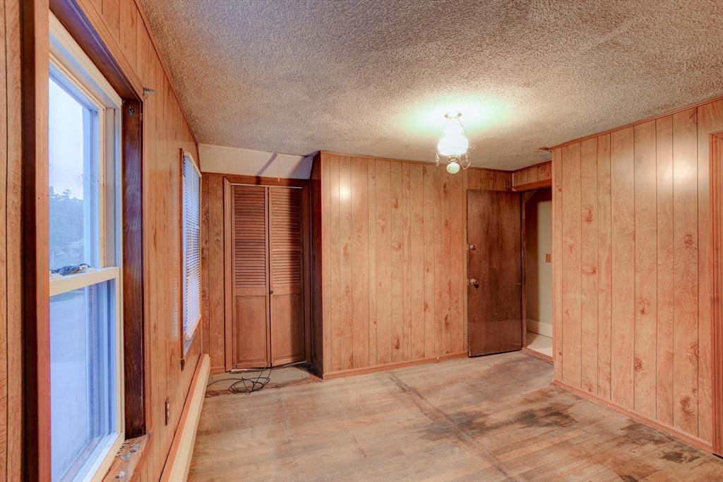31 Webster Street Winchendon, MA 01475 - Photo 26 of 34
