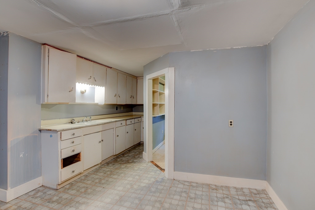 31 Webster Street Winchendon, MA 01475 - Photo 6 of 34