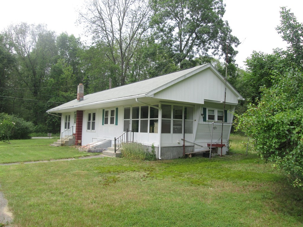 39 Seastrand Road Thompson, CT 06255 - Photo 3 of 18 Gallery Image 3