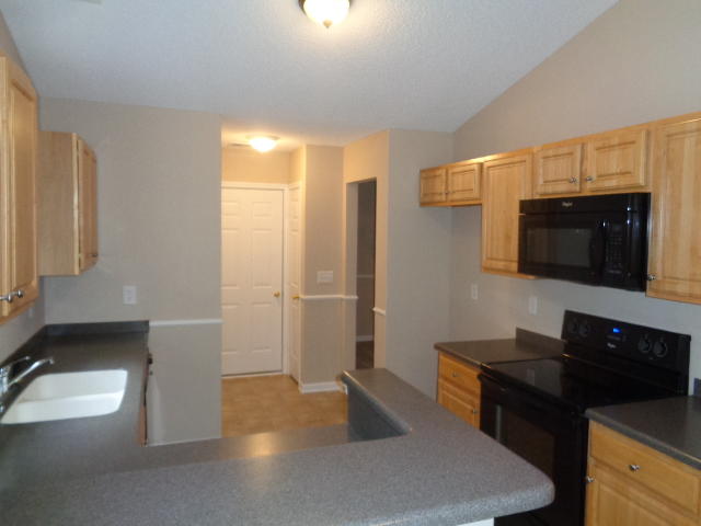 274 Westbrooke Road Summerville, SC 29486 - Photo 4 of 12 Kitchen (2)