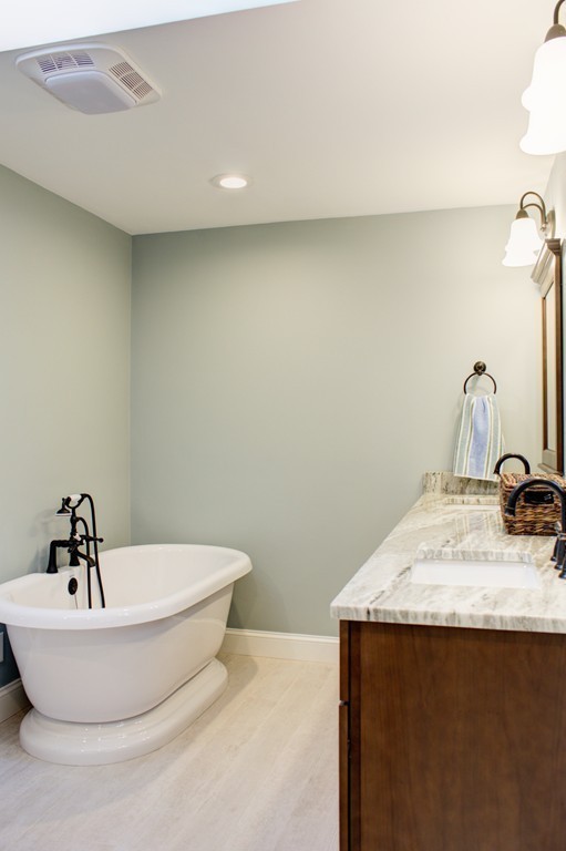 5 Cranmore Road Medfield, MA 02052 - Photo 20 of 30 Gallery Image 20