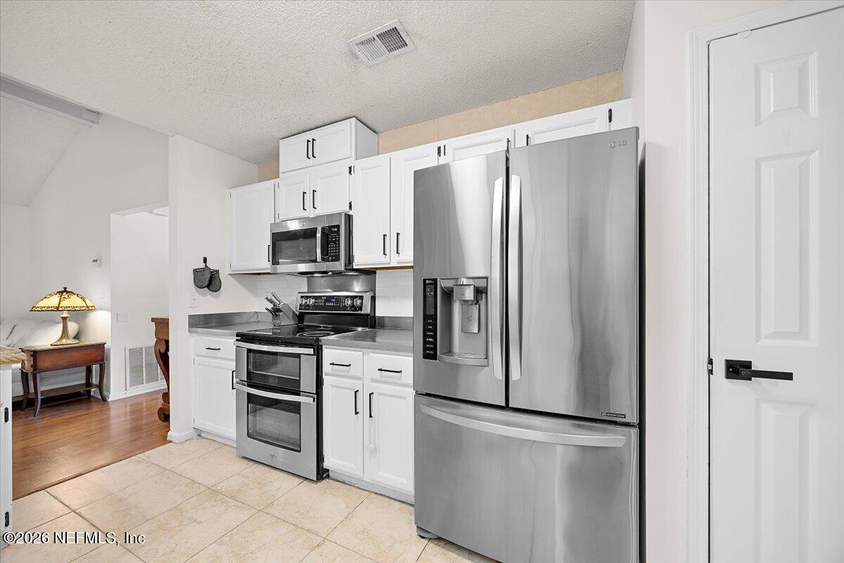 10954 Heathfield Road Jacksonville, FL 32225 - Photo 7 of 32 10-Kitchen