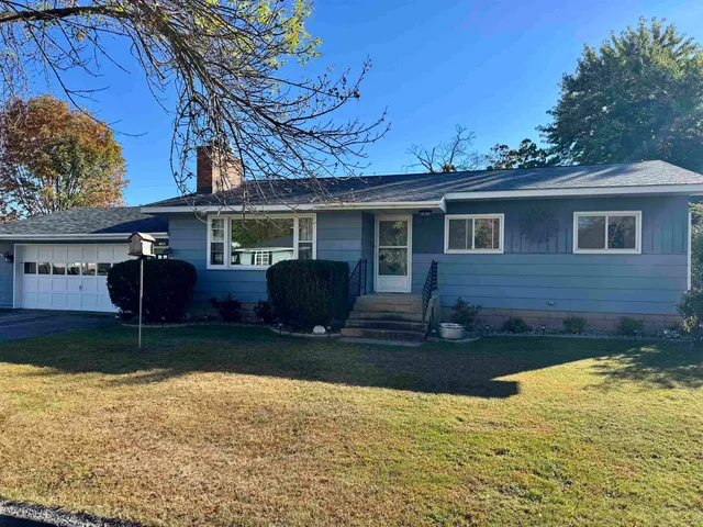 $197,900 | 3110 15th Street, Menominee, MI 49858