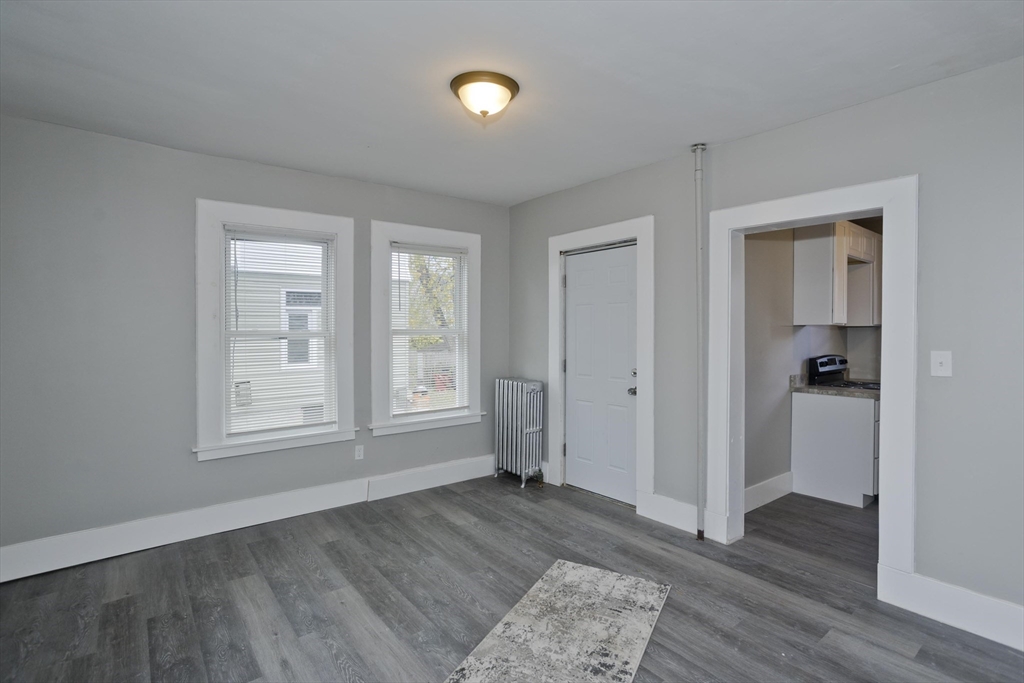 65 Montrose Street Springfield, MA 01109 - Photo 28 of 32
