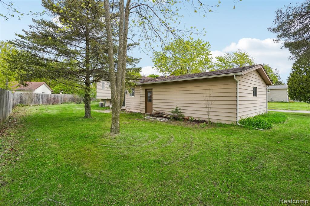 717 Murphy Court Linden, MI 48451 - Photo 28 of 29
