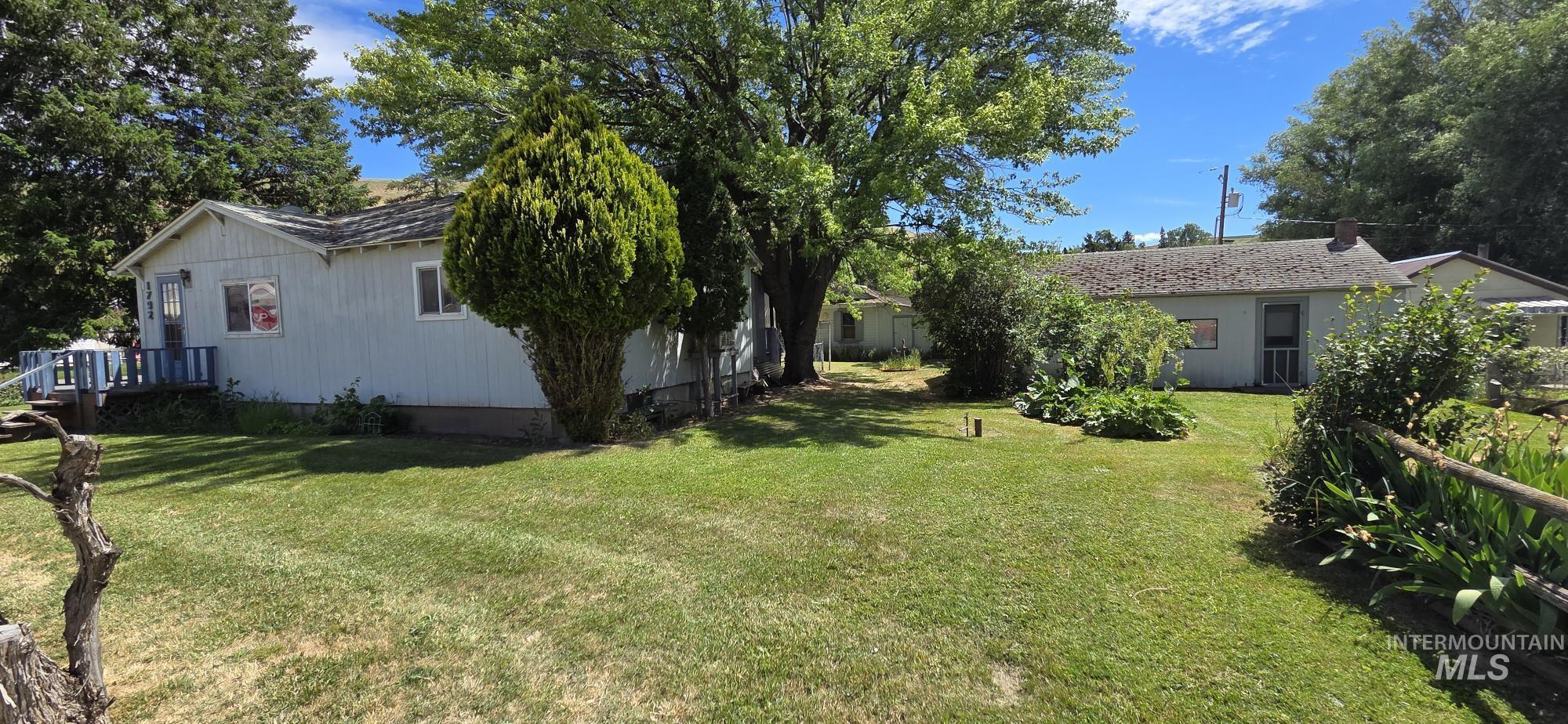 1792 Columbia Street Pomeroy, WA 99347 - Photo 2 of 25