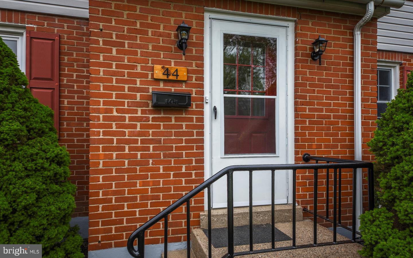 44 Bright Road Hatboro, PA 19040 - Photo 2 of 43 44 BRIGHT