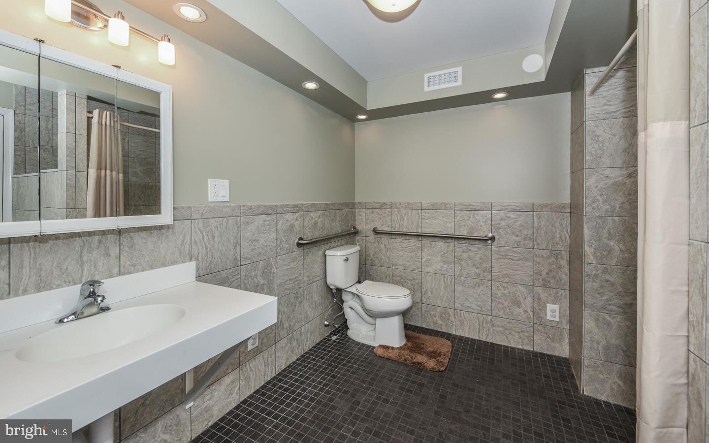 44 Bright Road Hatboro, PA 19040 - Photo 15 of 43 Handicap Bathroom