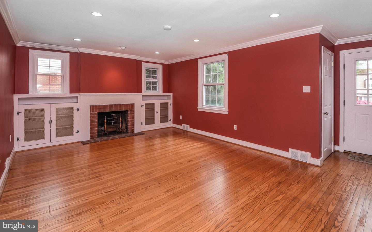 44 Bright Road Hatboro, PA 19040 - Photo 5 of 43 Living Room