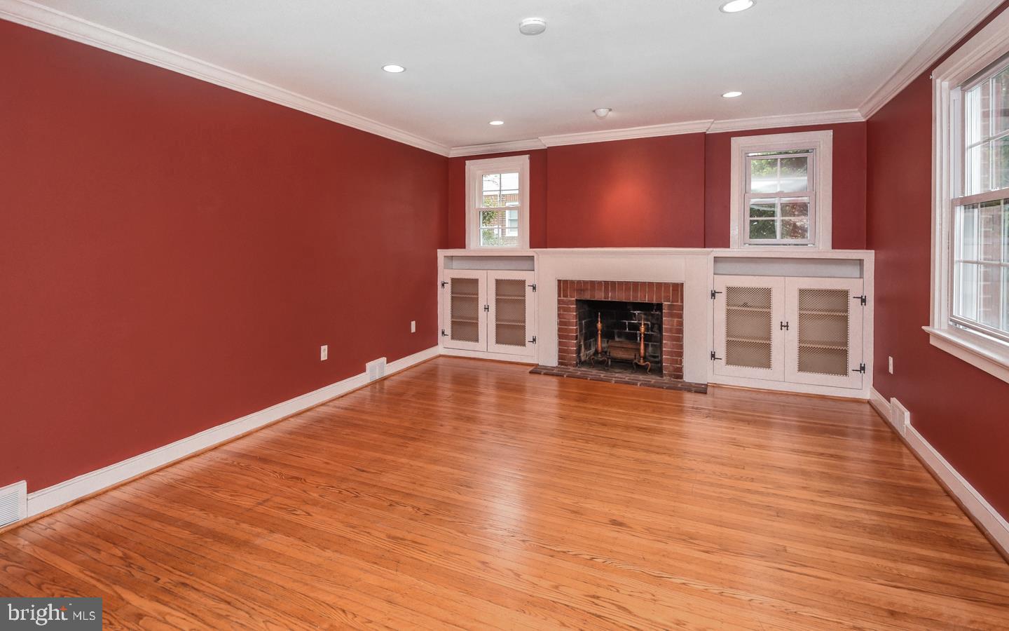 44 Bright Road Hatboro, PA 19040 - Photo 6 of 43 Living Room
