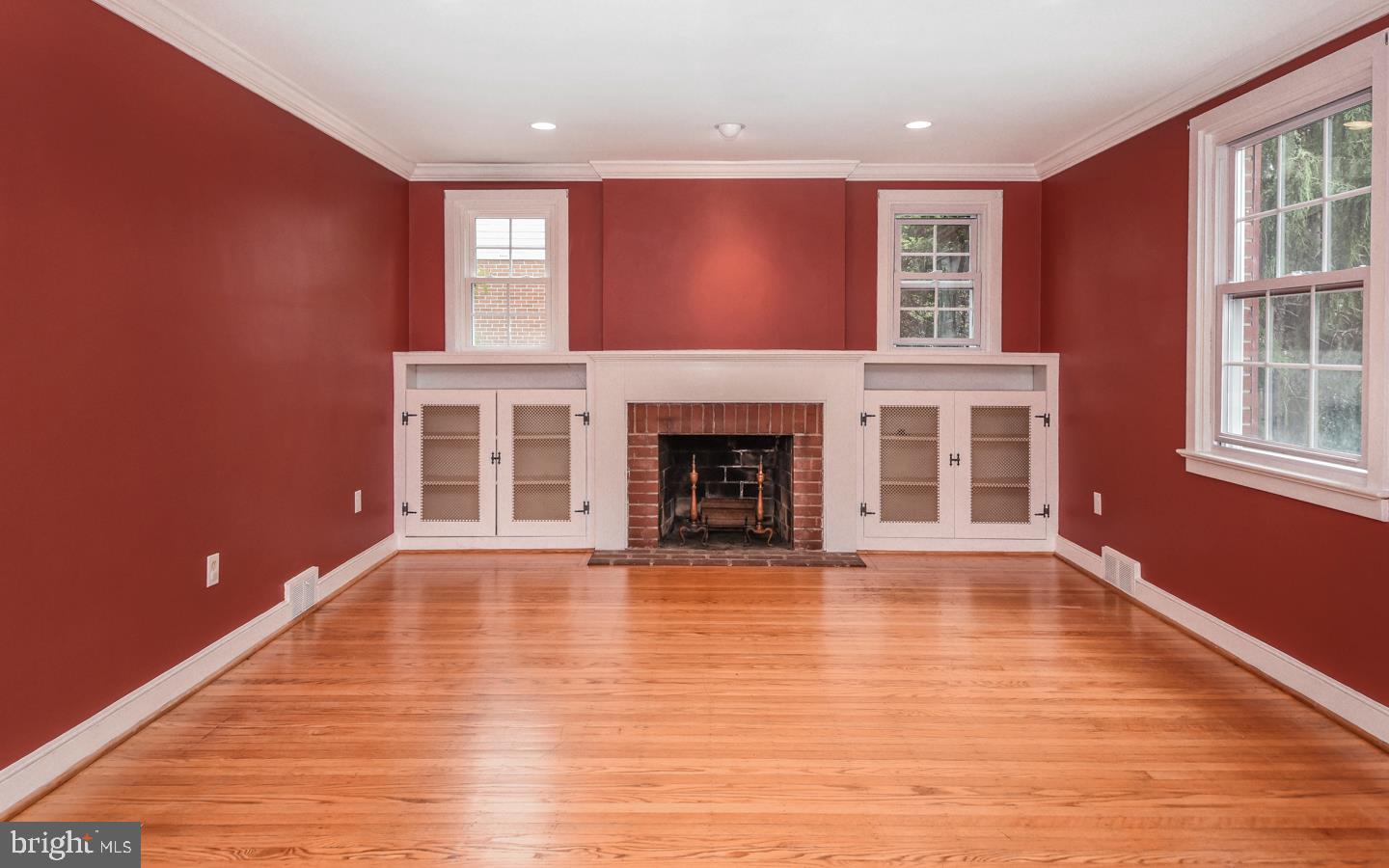 44 Bright Road Hatboro, PA 19040 - Photo 7 of 43 Living Room
