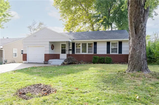 $290,000 | 6317 West 58th Street, Mission, KS 66202