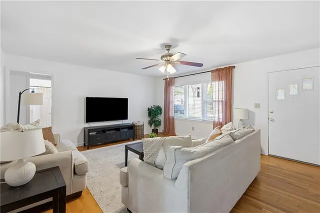 $290,000 | 6317 West 58th Street, Mission, KS 66202