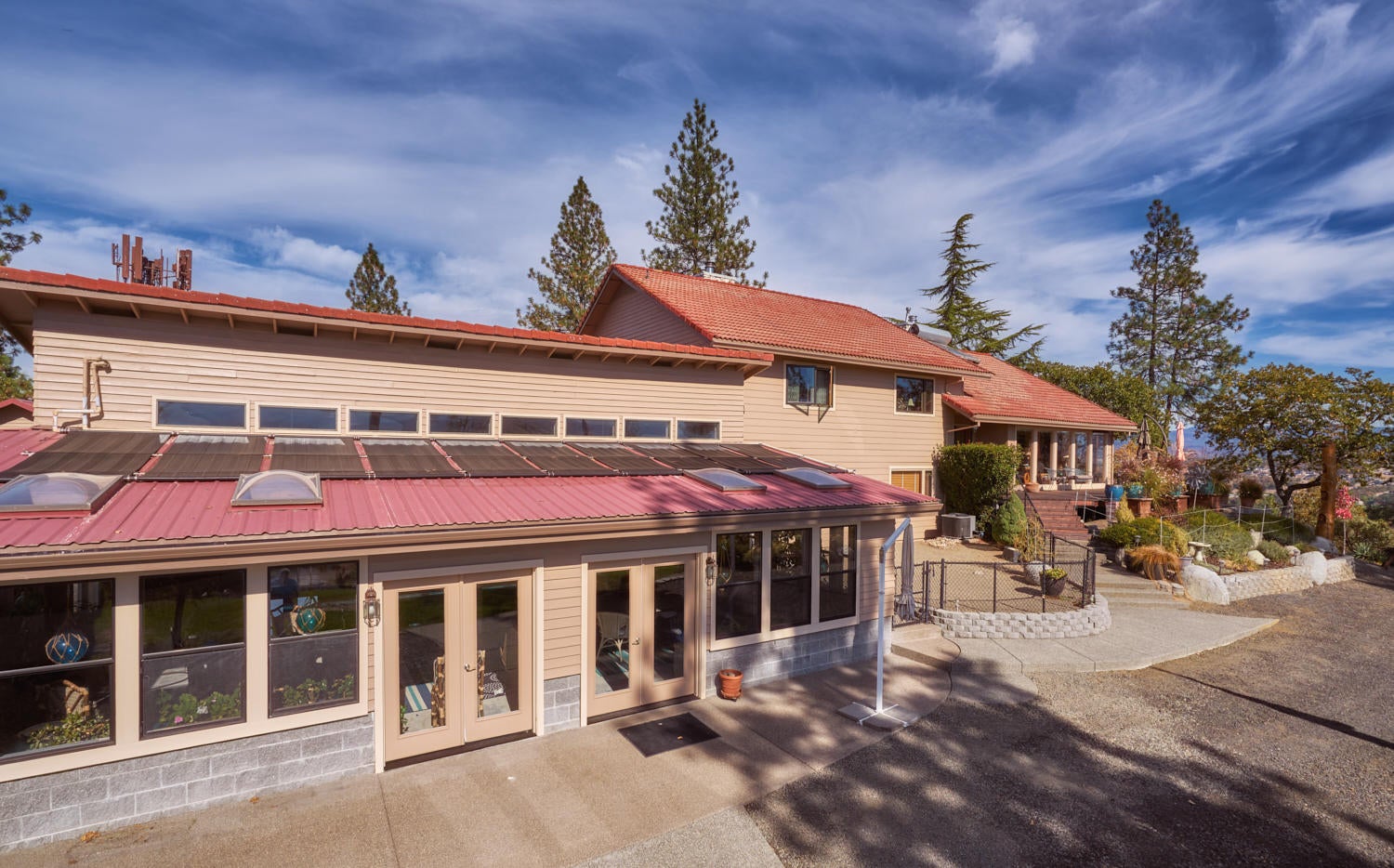 150 Nick Young Road Eagle Point, OR 97524 - Photo 32 of 41 Pool room with lots of windows.