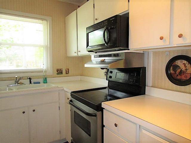 1 Andre Michaux Road Santee, SC 29142 - Photo 10 of 14 Stove and Microwave