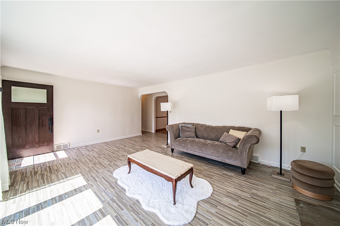 34505 Cannon Road Solon, OH 44139 - Photo 2 of 34 View of living room