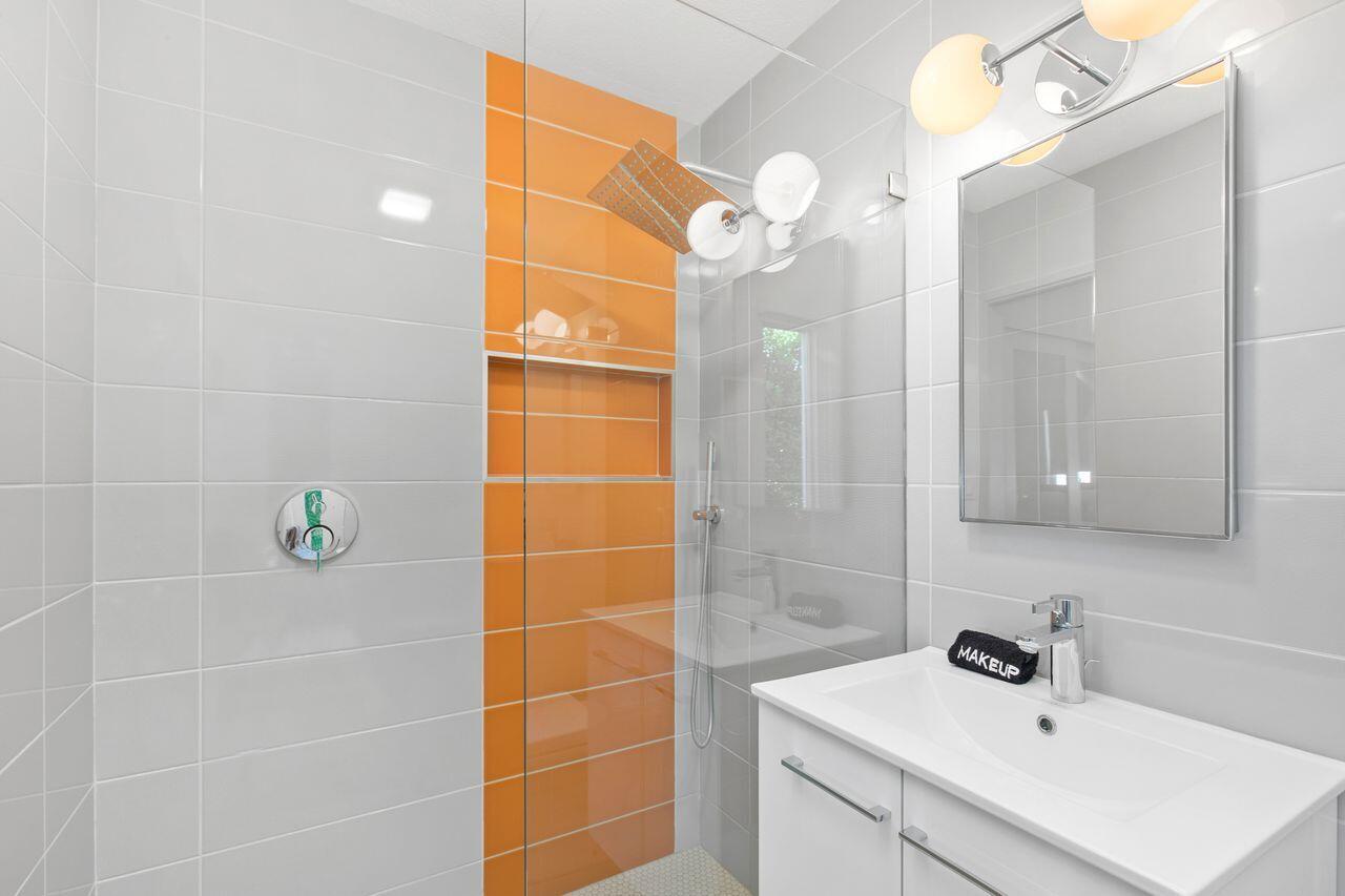 411 East Racquet Club Road Palm Springs, CA 92262 - Photo 25 of 35 Primary Bath
